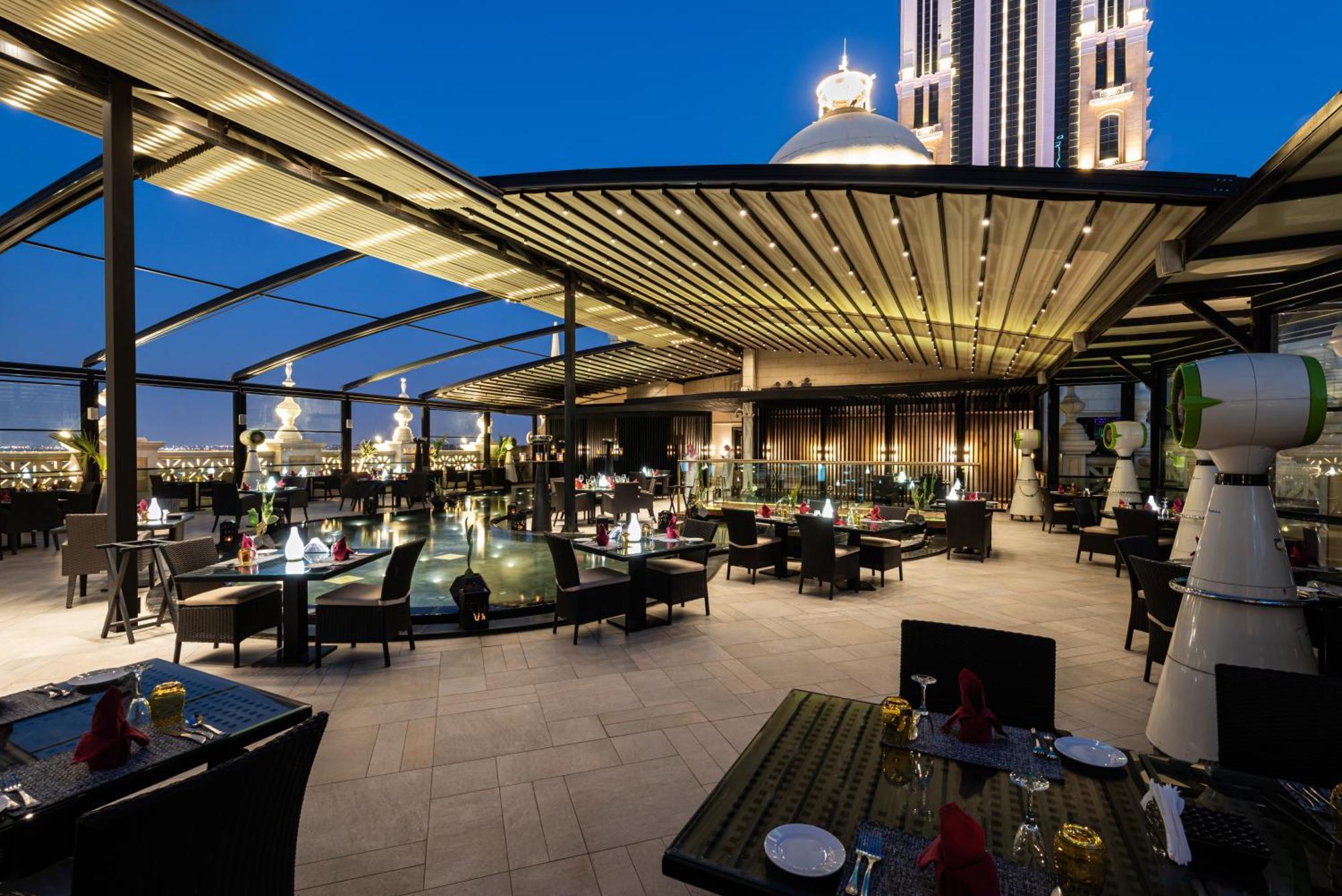 Narcissus Riyadh Hotel & Spa Kültér fotó The 360° Sky Lounge