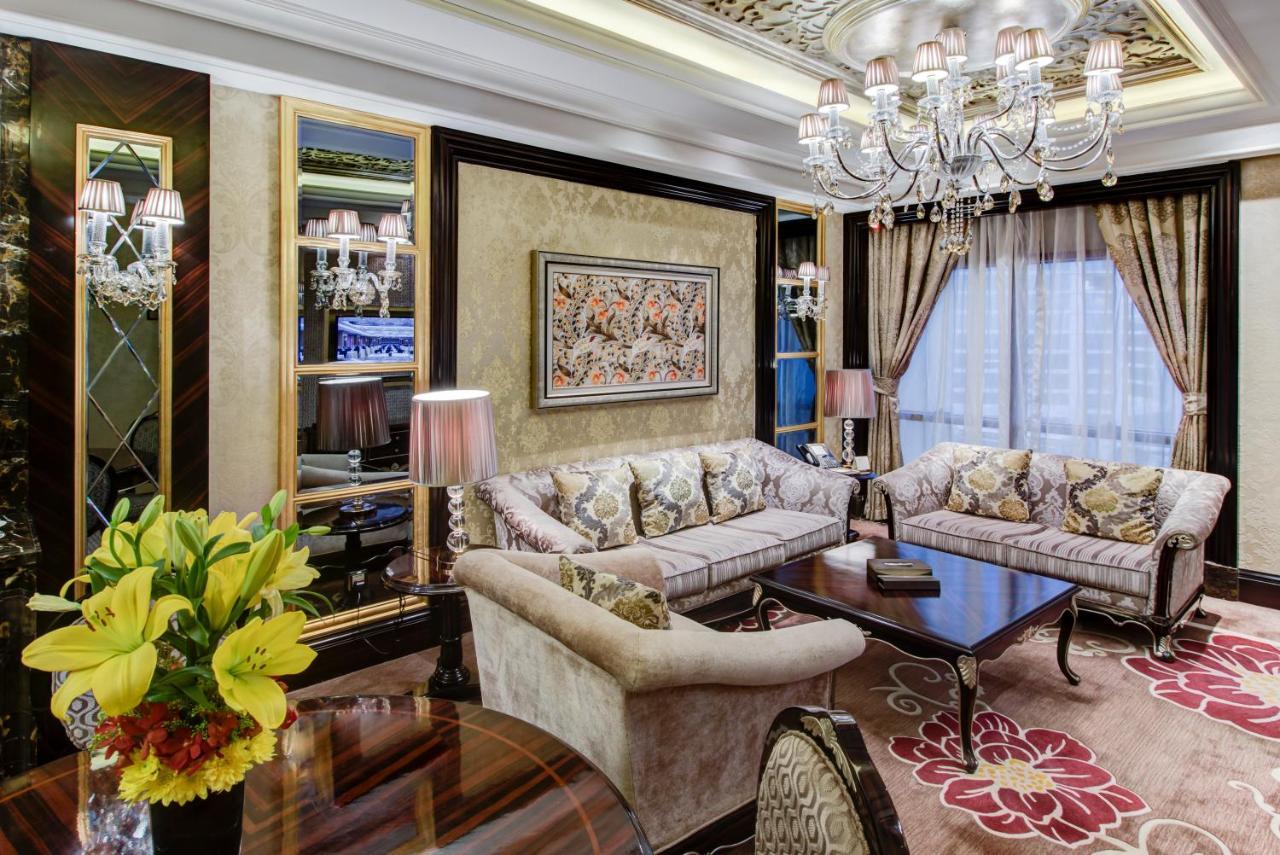 Narcissus Riyadh Hotel & Spa Kültér fotó A living room in a luxury home